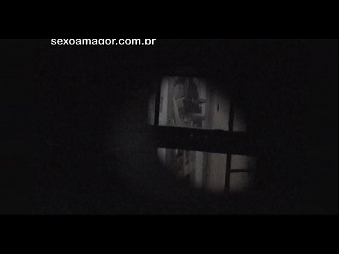 ❤️ Blondie filmohet fshehurazi nga një soditës i lagjes i fshehur pas tullave të zbrazëta Qyrje në sq.hentai-id-tv.ru ❌️